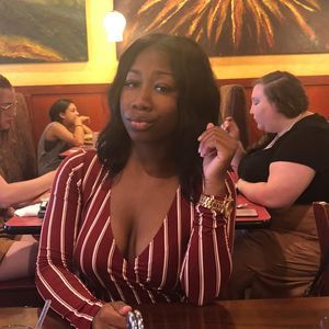 Meet your Posher, Malika